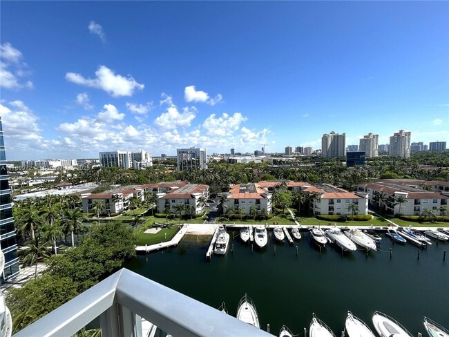 Photo - 3029 NE 188th St Unidad 905 Rental
