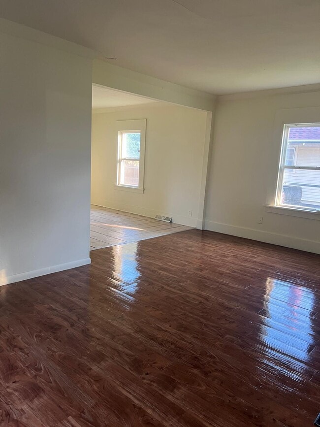 Photo - 1349 Yates Ave