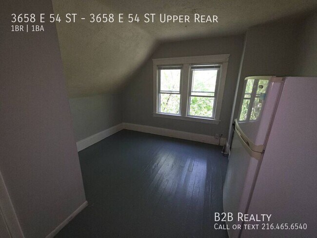 3658 E 54th St Unidad 3658 E 54 ST Upper Rear