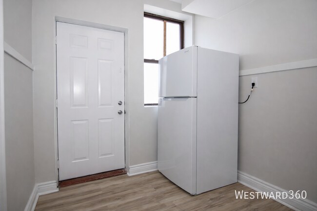 Photo - 6702 S Wood St Unidad 1B