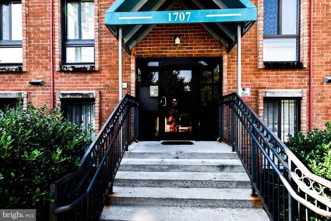 Photo - 1707 Gainesville St SE Apartment Unit 202