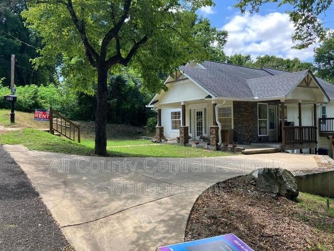 Building Photo - 904 47th Way S