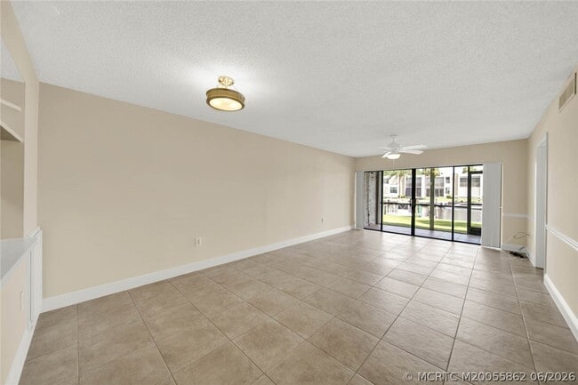 Photo - 1950 SW Palm City Rd Unit 3-105