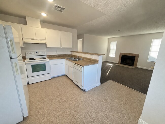 Building Photo - ½ OFF First Month's Rent! Updated 2 Bed | 1 Bath Apartment with In-Unit Washer & Dryer Unit 2028