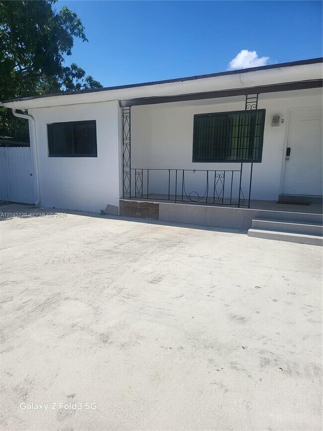 Photo - 2467 NW 95th Terrace Unidad Front