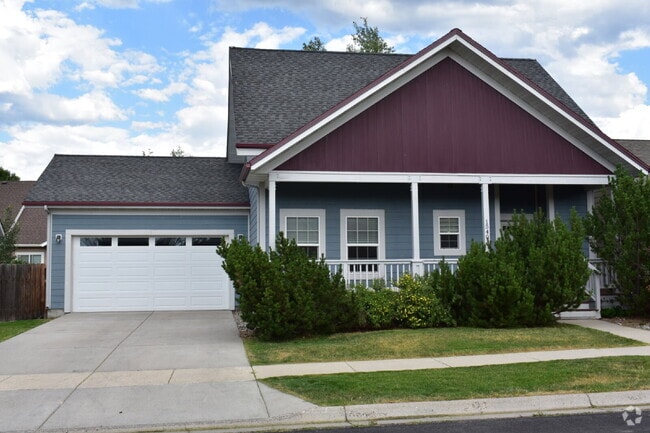 Building Photo - Beautifully Designed, Dog Friendly 3-Bedro... Rental