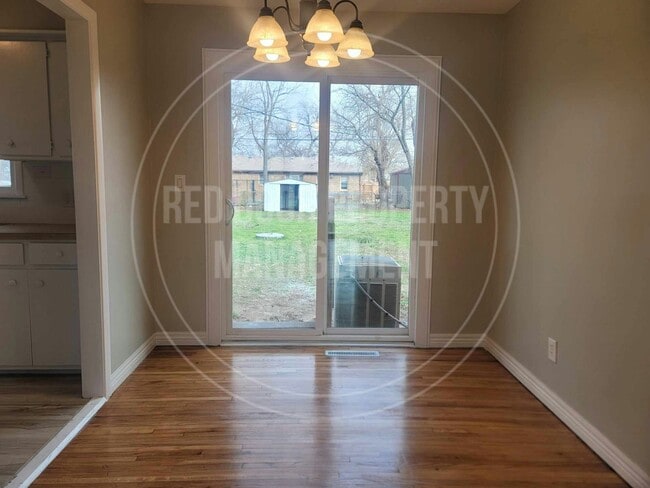 Photo - 1502 E Jump St