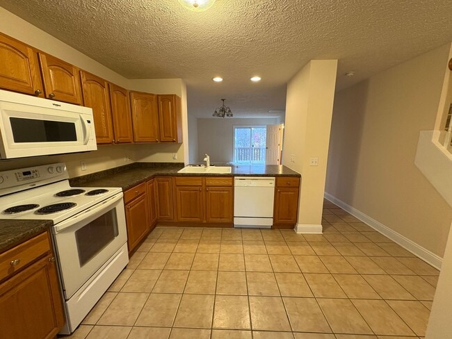 Photo - 825 Oak Tree Blvd NW