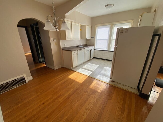 Photo - South City Charmer! Unit Floor 2