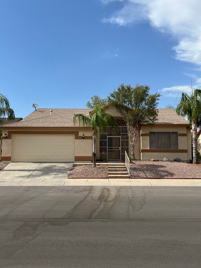 Building Photo - 2670 W Camino De La Joya Rental