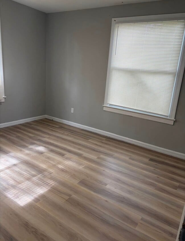 Photo - 2114 Merrill Ave