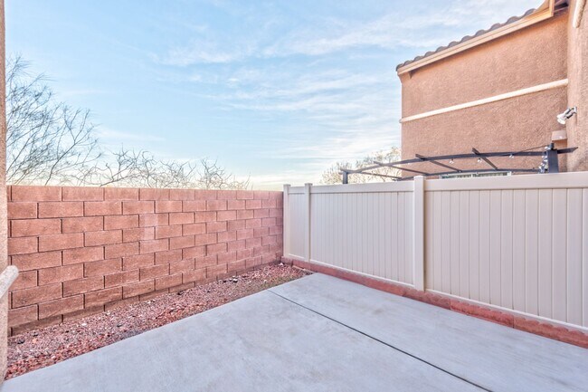 Photo - 9304 Pokeweed Ct