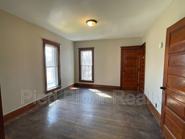 Photo - 434 1/2 S State Ave