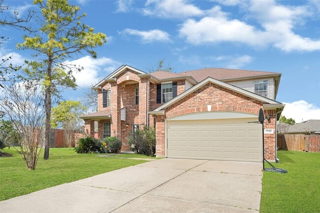 Building Photo - 9340 Royal Way