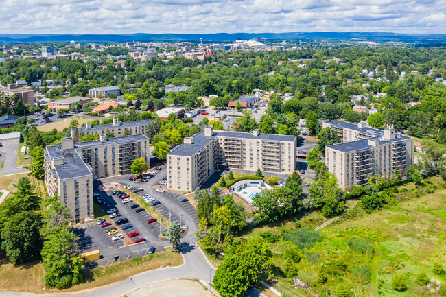 Aerial - Parkway Plaza Rental