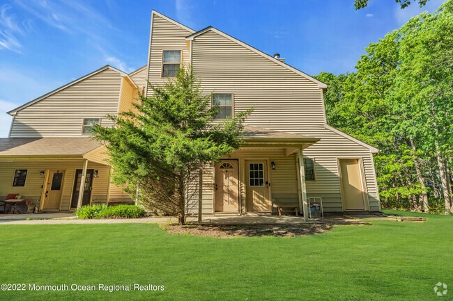 Building Photo - 134 Whispering Oaks Way Rental