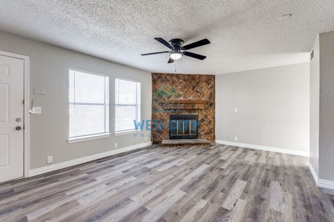 Photo - 232 Alexandria St