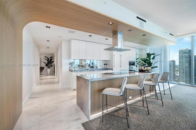 Photo - 700 NE 26th Terrace