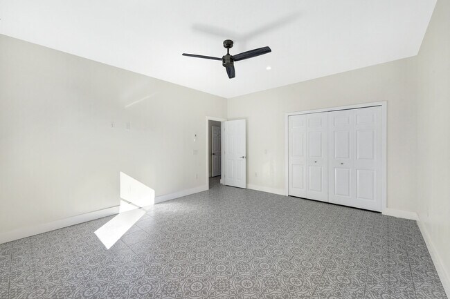 Photo - 171 5th St S