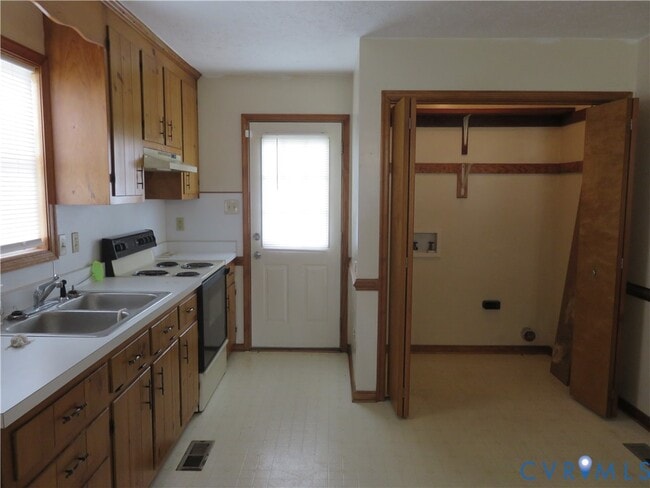 Photo - 101 N Mapleleaf Ave