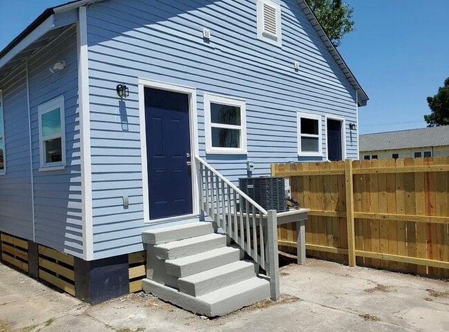 Photo - 2726 O'Reilly St