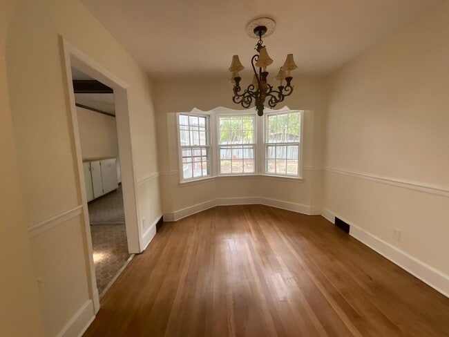 1203 W Friendly Ave