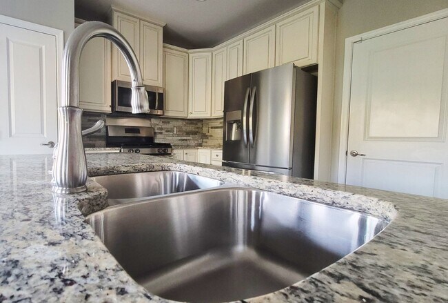 Photo - 706 Volta Dr NW