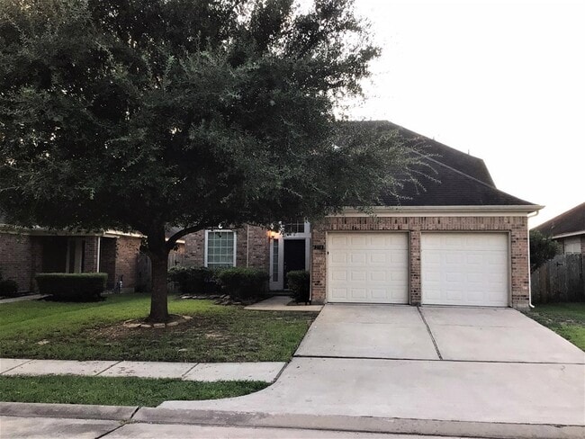 Photo - 2718 Lakecrest Way Dr