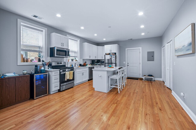 Photo - 612 W Stratford Pl Unit 2R