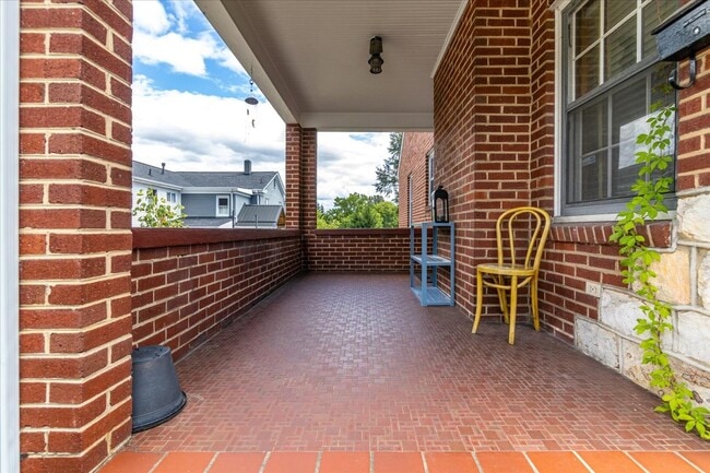 Photo - 2510 Tillett Rd SW