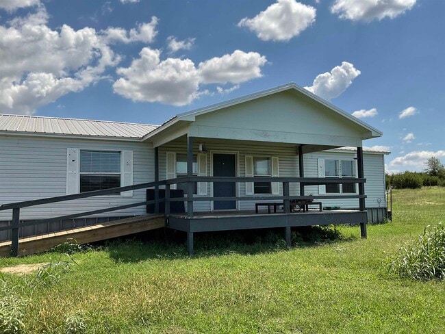 Building Photo - 285 CR 112