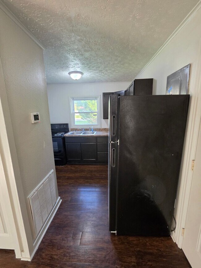 431-433 W Outer Drive