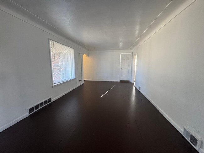 Photo - 19029 Plainview Ave