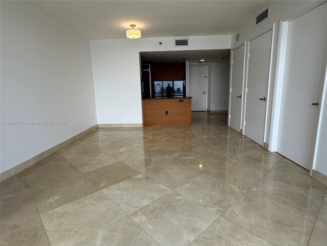 Photo - 50 Biscayne Blvd Unidad 4305