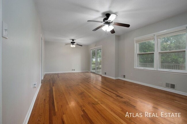 Photo - 625 NW Kay Dr