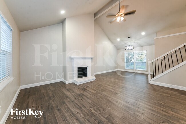 Photo - 2023 Godiva St