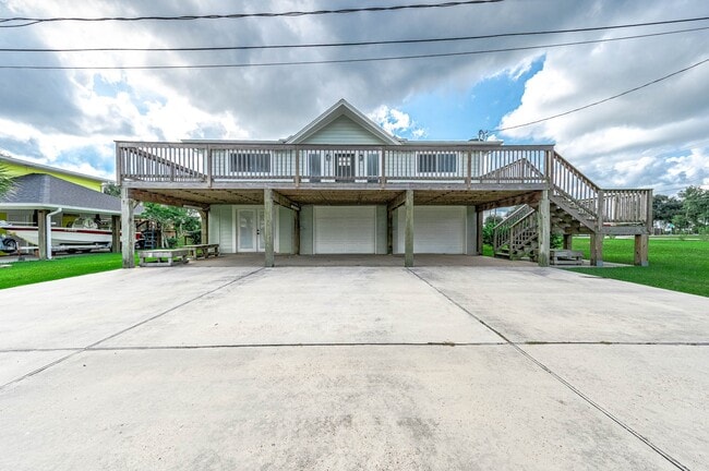 Building Photo - 106 Palm Dr Rental