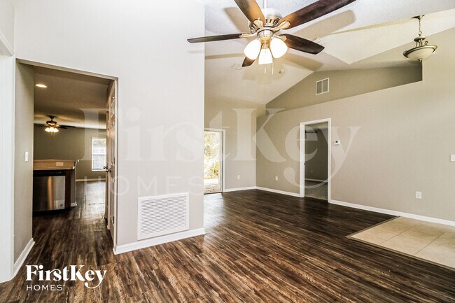 Photo - 2579 Coachman Dr