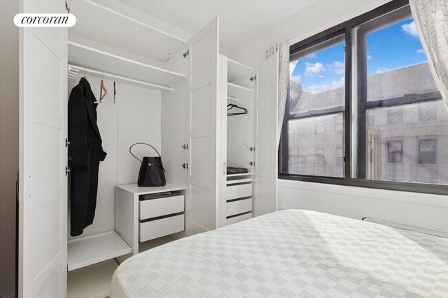 Photo - 205 E 89th St