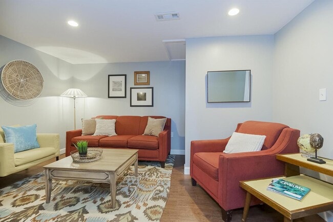 Photo - 300 SE Chicago St