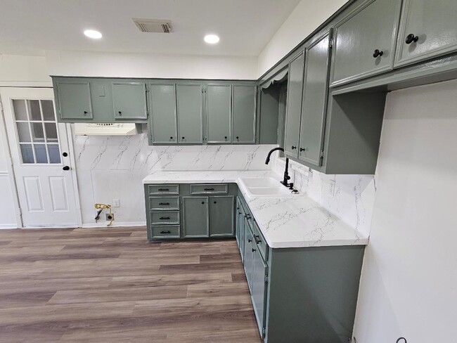 Photo - 1212 Rebecca Dr