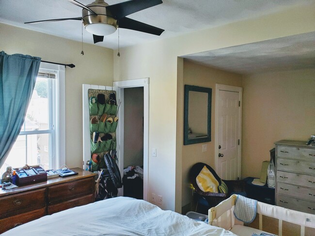 Building Photo - 11 Vinal Ave Unit 3A