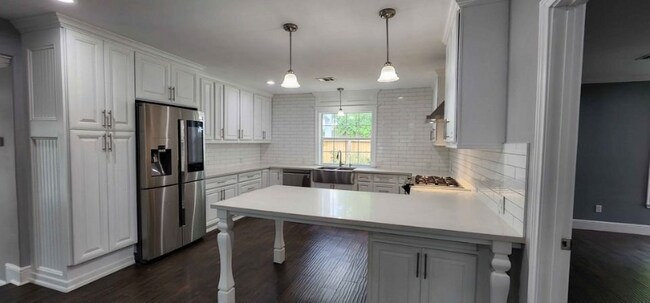 Photo - 105 Mable St Unit A