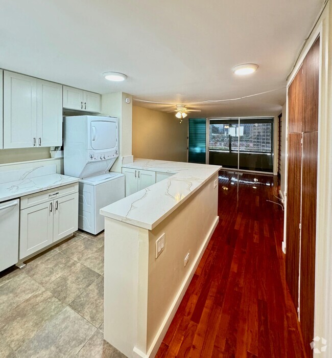Building Photo - 1676 Ala Moana Blvd Rental