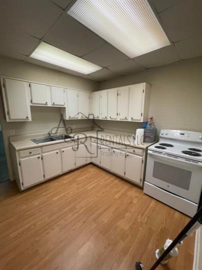 Photo - 415 W 9th St