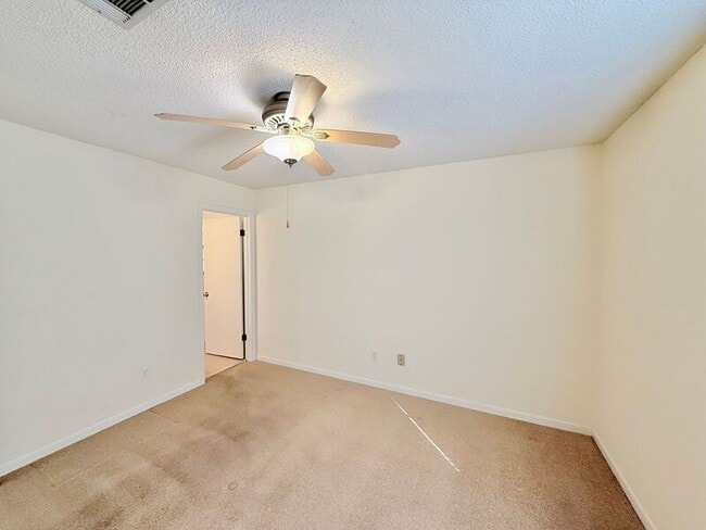 Photo - 5805 Loring Dr