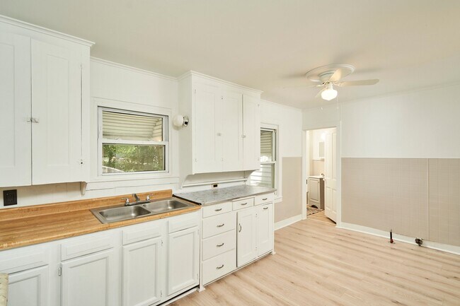 Photo - 221 Mulberry St