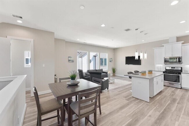Photo - 2504 W Tidwell Rd