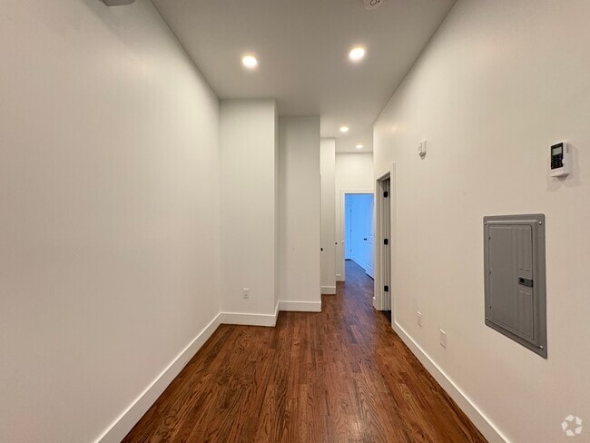 Building Photo - 48 Bergen Ave Unit 2B Rental