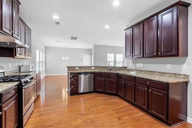 Photo - 1121 Survada Ln